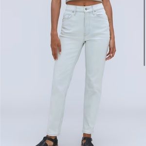 Everlane original cheeky Jean skylar 25 light wash tapered